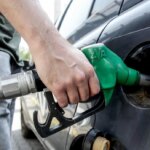Benzina oltre i 2 euro ma non calano i consumi, toccati i massimi da 16 anni