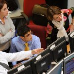Lo spread cala ancora, 77 punti base e rendimenti al 3,86%: fiducia dei mercati nell’Italia