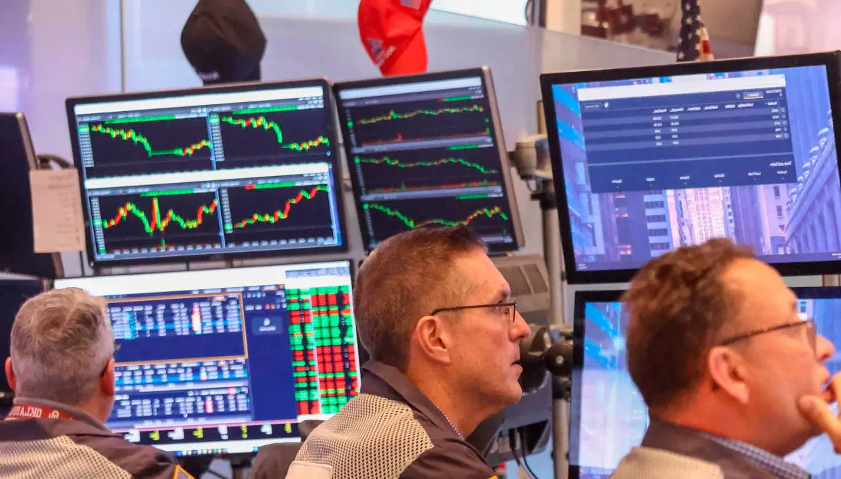 Spread Btp-Bund oggi a 79,8 punti: rendimento del Btp al 4,04%, cosa cambia per chi investe