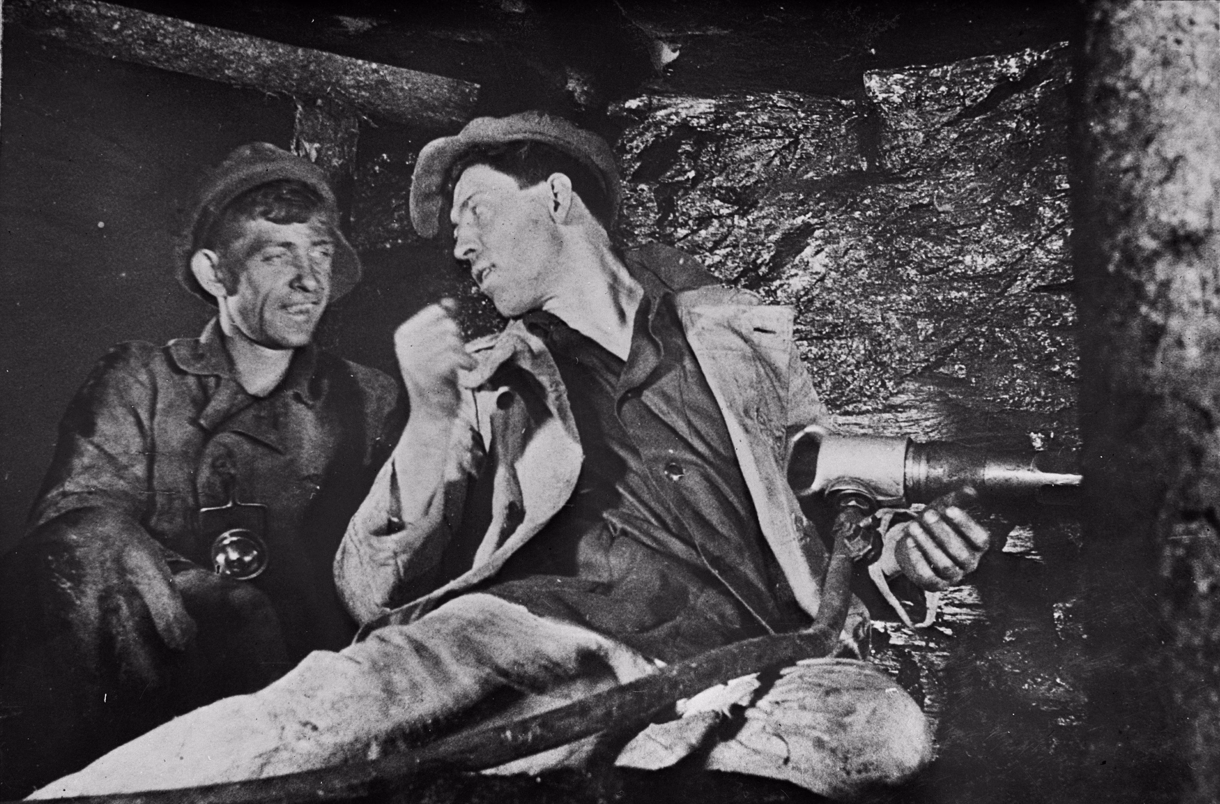 Why they say they are workaholic: the origin of the term and the story of Stakhanov