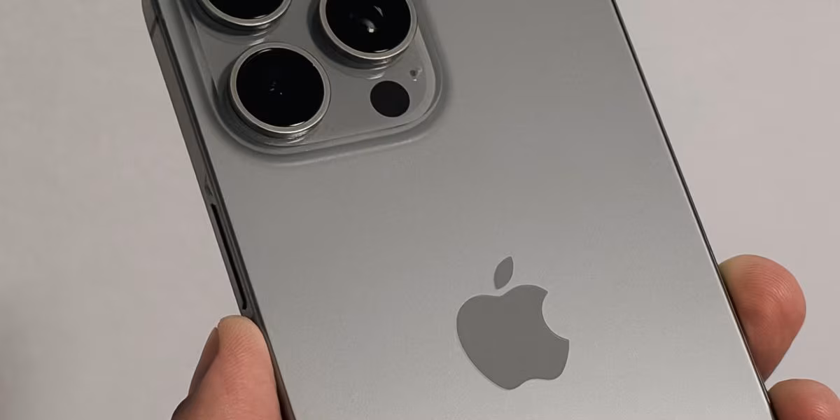 You can use the back of the iPhone as a button: how to activate double tap and what you can do