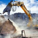 Demolizioni speciali: come abbattere in sicurezza nei contesti urbani complessi