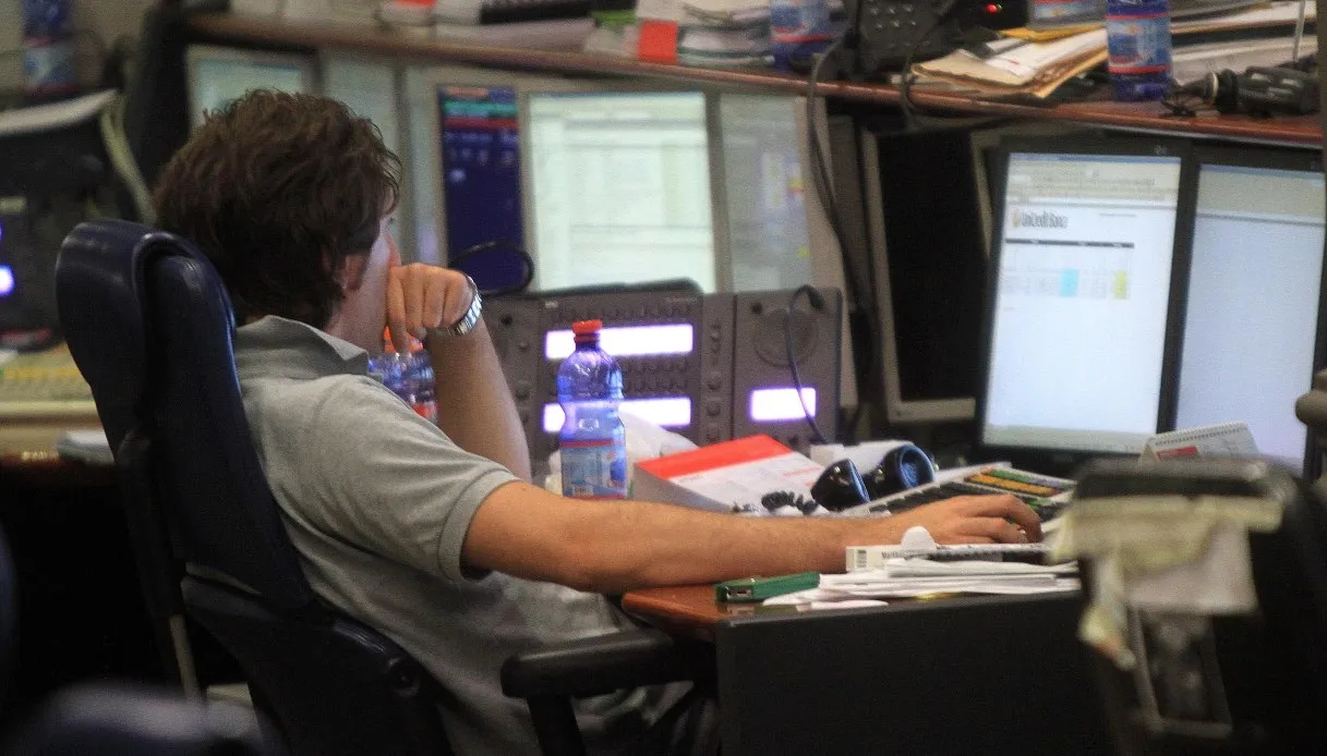 Lo spread rimane fermo ma i rendimenti crescono al 4,21%, oggi iniziano le aste di settembre