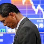 Petrolio verso 96 dollari, torna l’incubo tassi: Borse asiatiche a picco