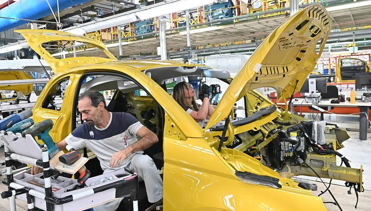 Stellantis ha chiesto la cassa integrazione per 1.074 operai di Mirafiori