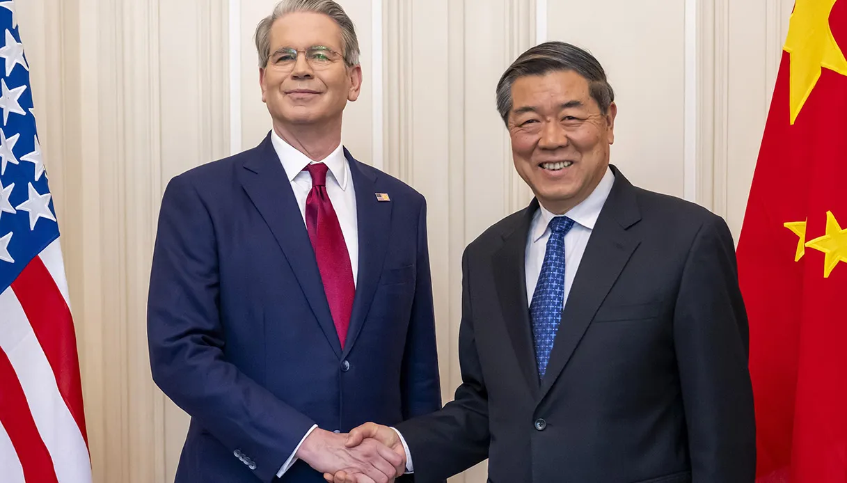 Usa-Cina verso il vertice: Borse asiatiche in rialzo e yuan ai massimi