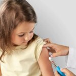 Vaccinazioni nei bambini, stanno calando le coperture: cosa dicono i numeri in Europa e come va in Italia