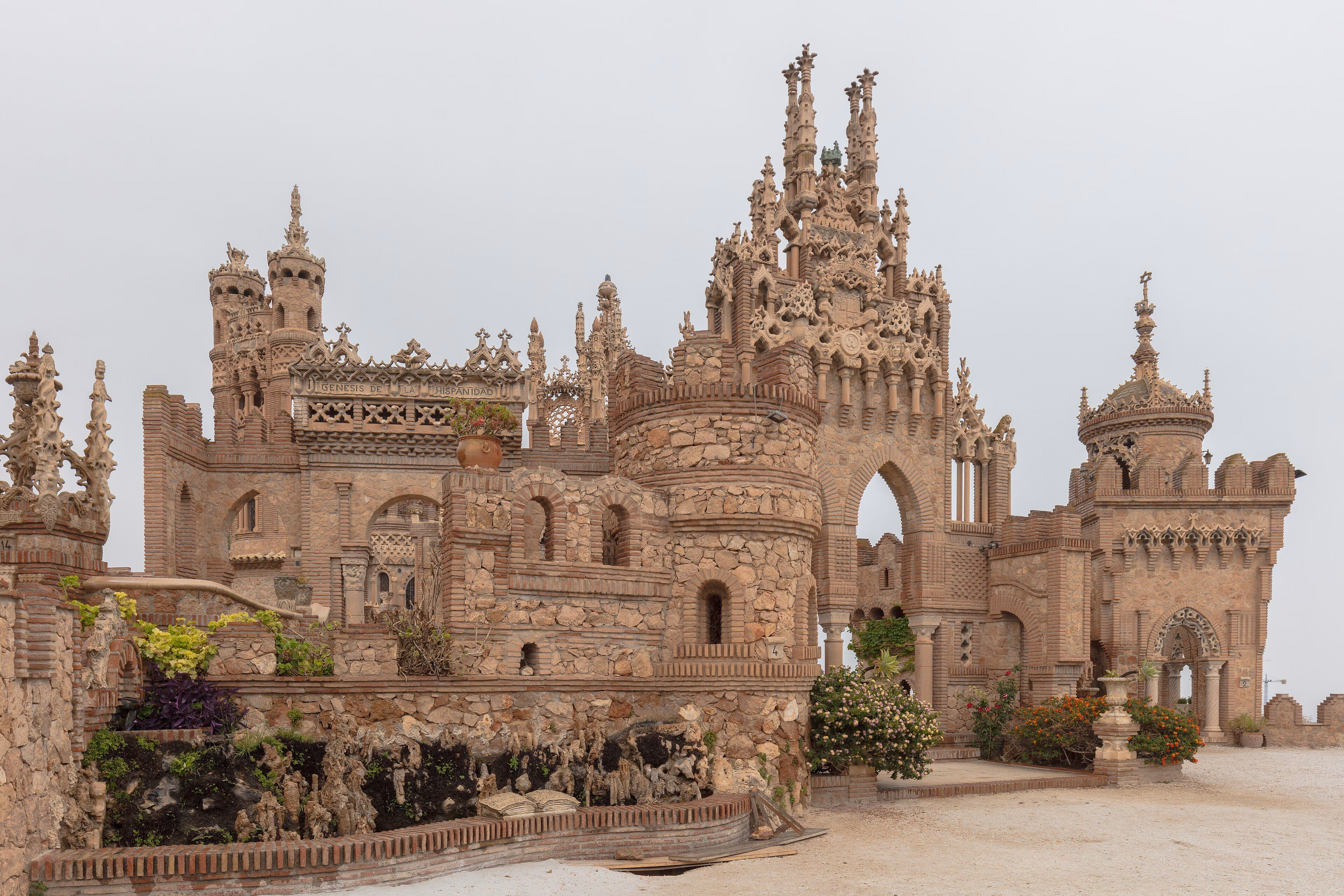 The church of San Francesco is not the smallest in the world: the real record is in Malaga