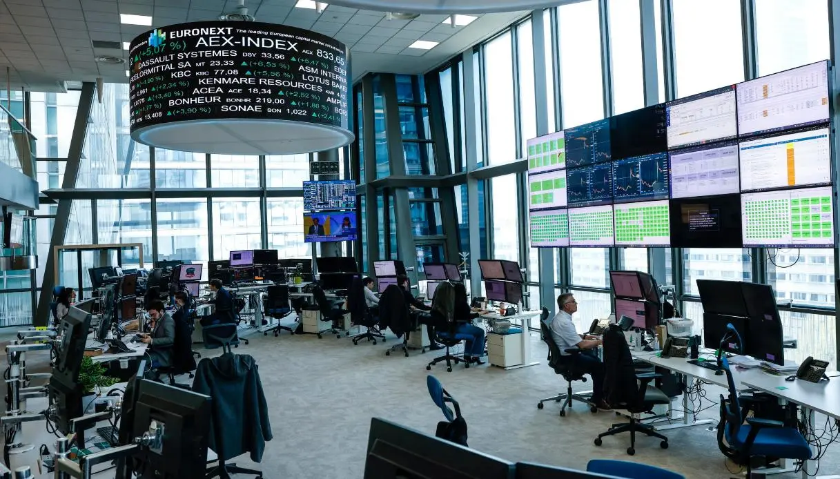 Spread tra Btp e Bund a 126 punti base, rendimenti al 4,71%: cosa sta succedendo