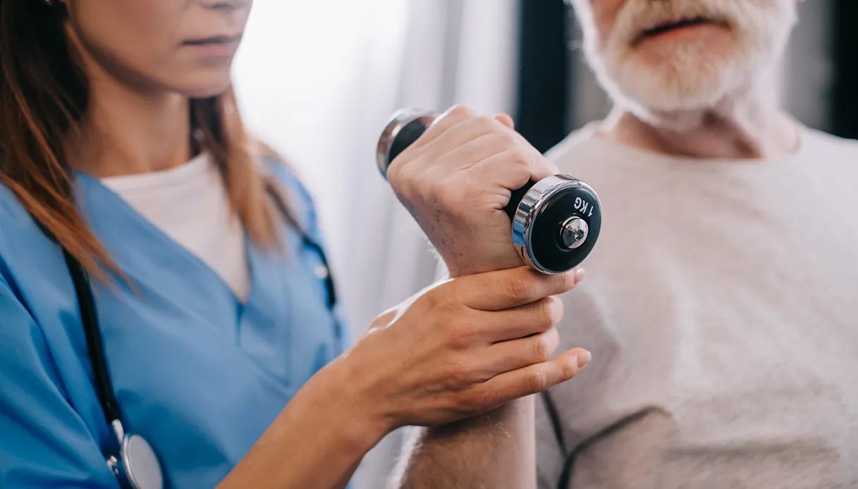 Ictus cerebrale dopo l’emergenza la sfida è la riabilitazione: in Italia cure ancora disuguali