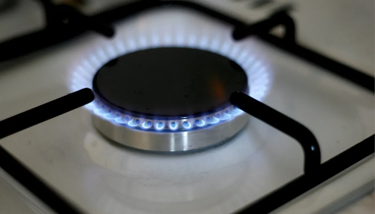 Gas a 97 euro, l’Ue paga già +12 miliardi per il Gnl USA: verso taglio dei consumi