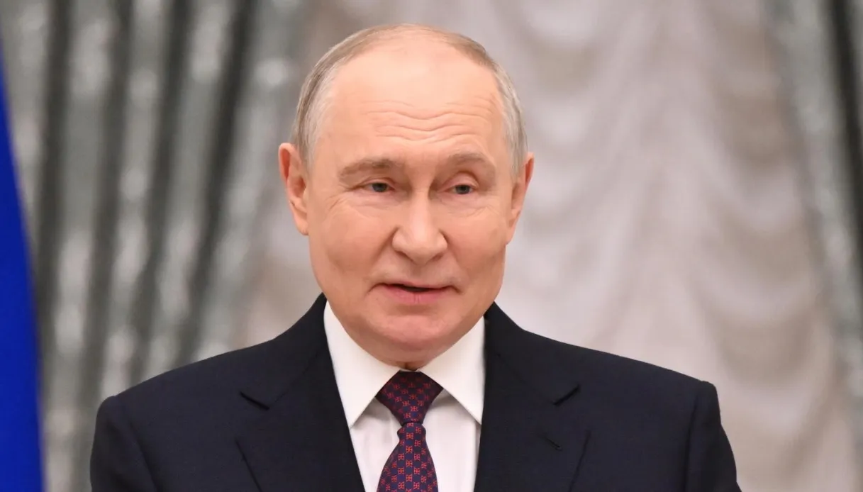 Putin firma l