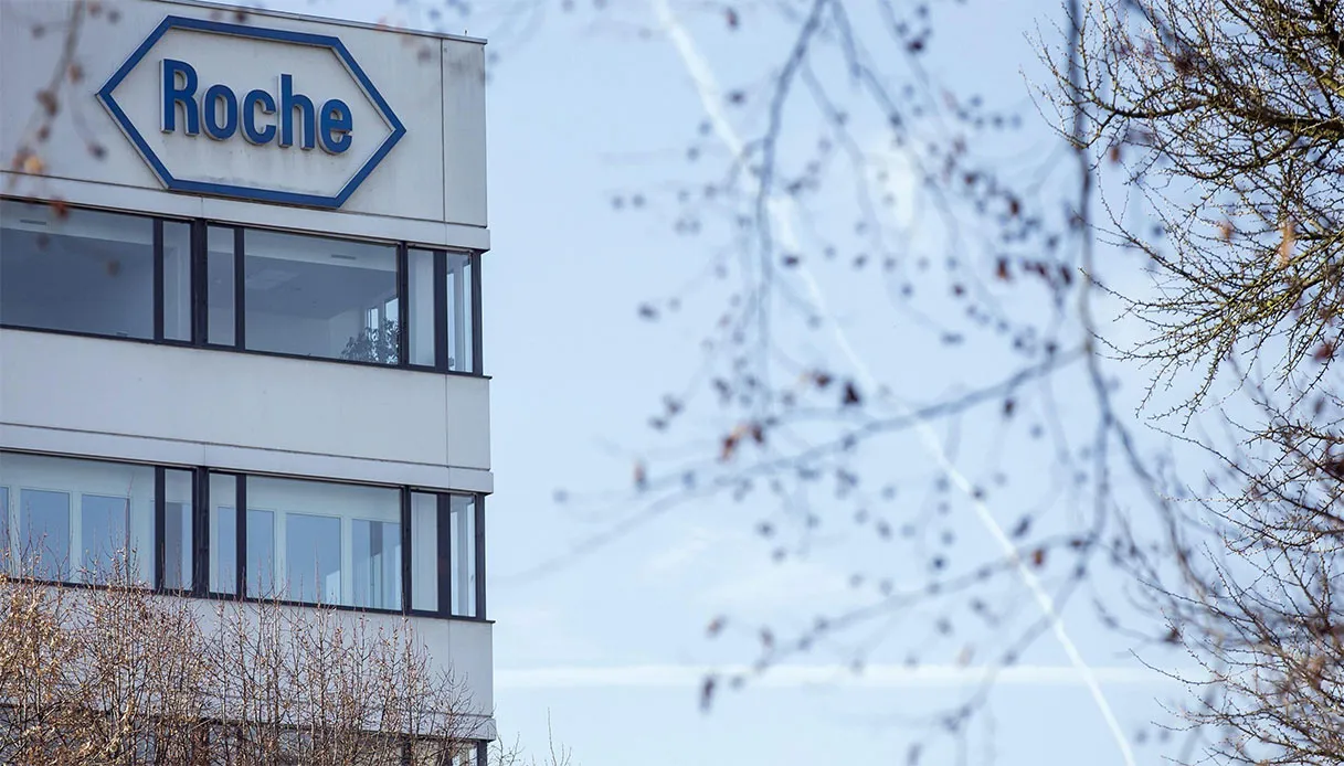 Roche congela gli investimenti: la cura dei conti può frenare quella dei pazienti?