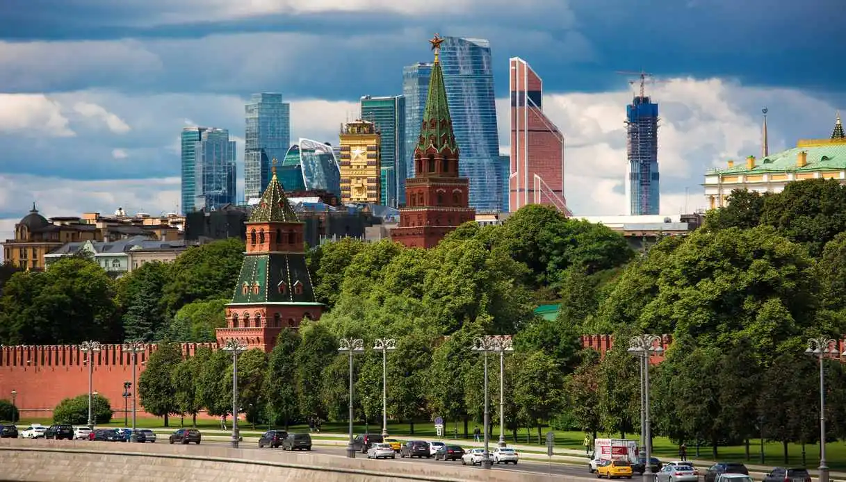 Russia, 135 aziende straniere sotto controllo: chi rischia dopo Nestlé e Metro