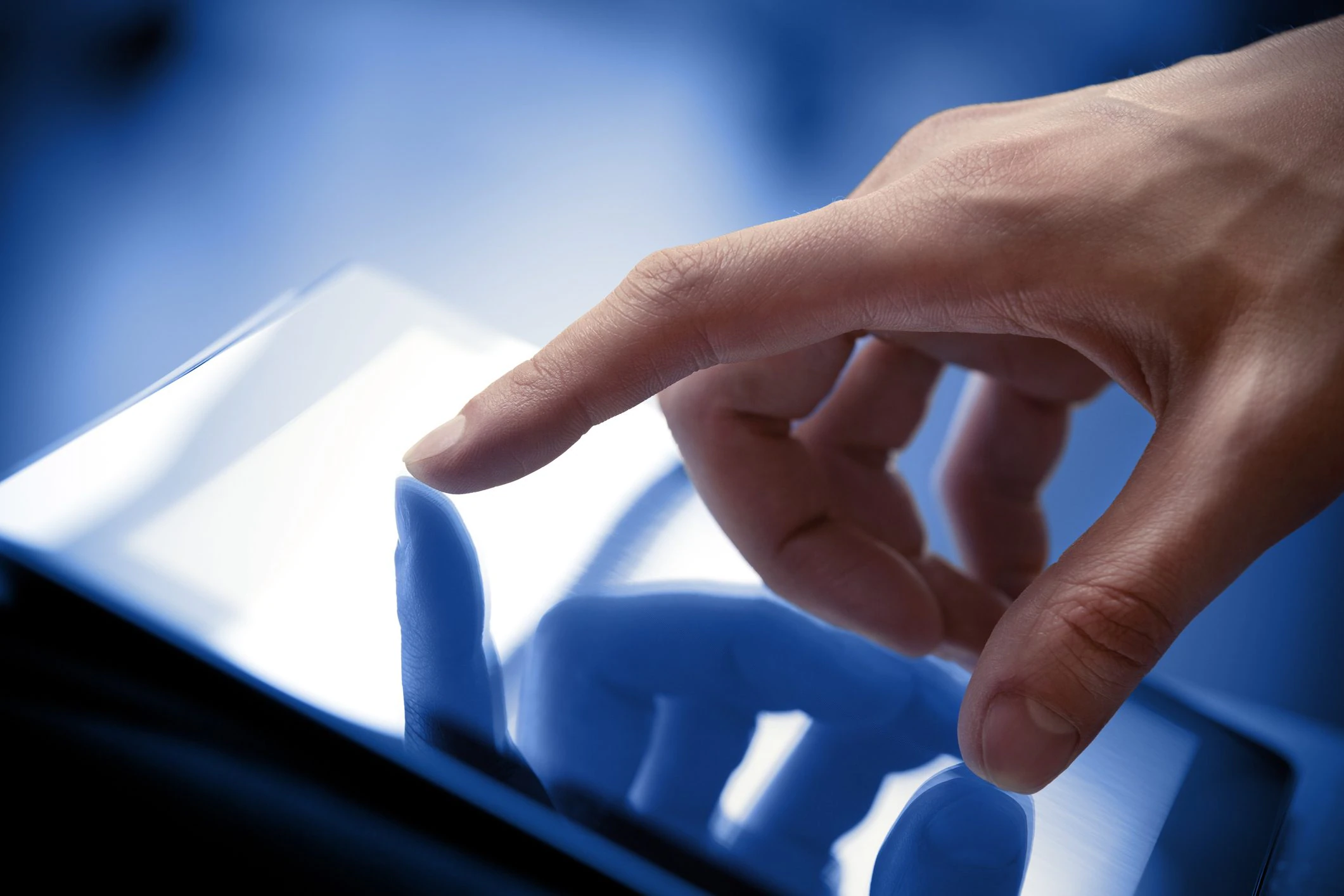 The history of the touch screen, the evolution of technology with the first telephones and the commercial boom